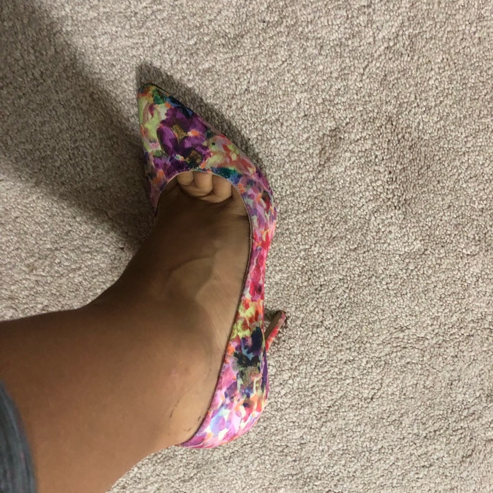 Shoes - Picture 5 of 5